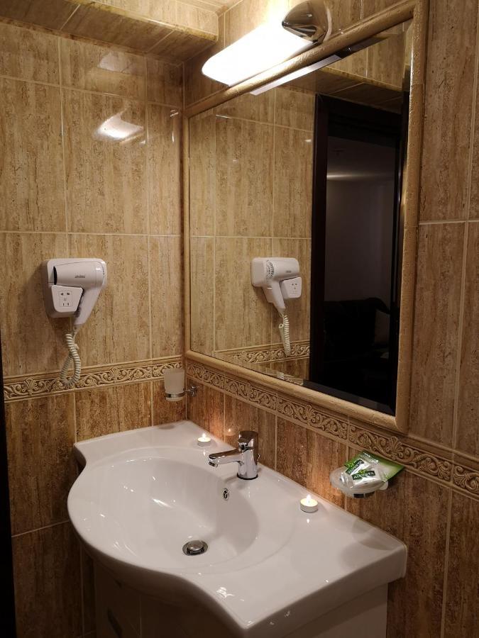 Izvor Hotel "Изворъ" Shipot エクステリア 写真